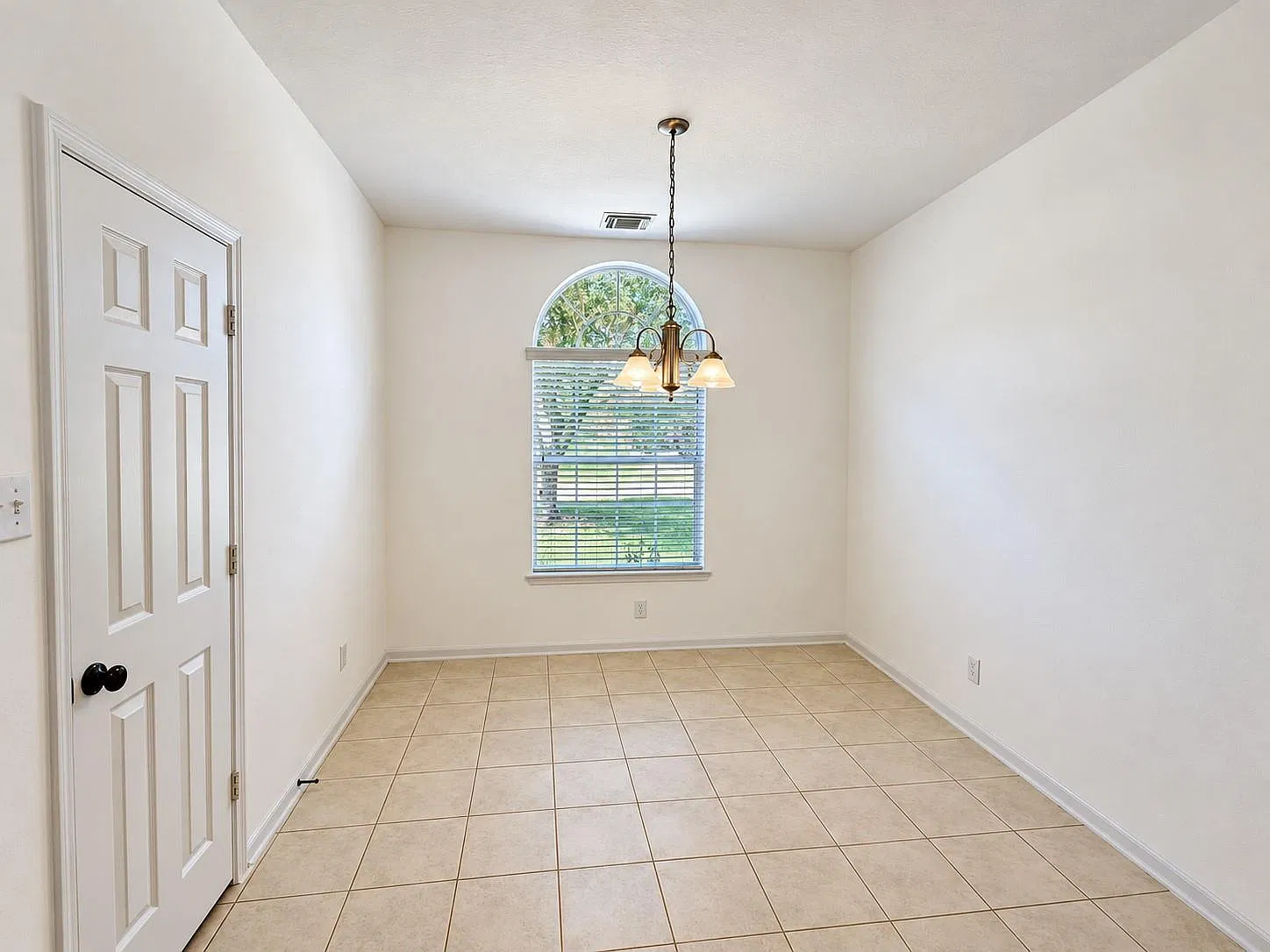 3 bed, 2.0 bath, 1790 sqft, $2,150 — Photo 4
