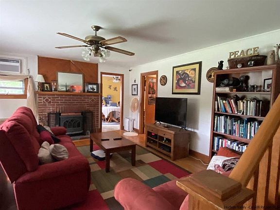 4th image of 350 Vineyard Ave #1