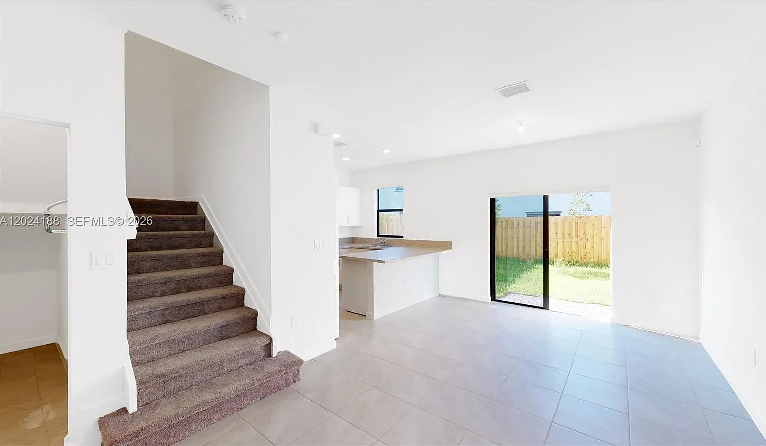 3 bed, 2.5 bath, 1660 sqft, $2,625 — Photo 3