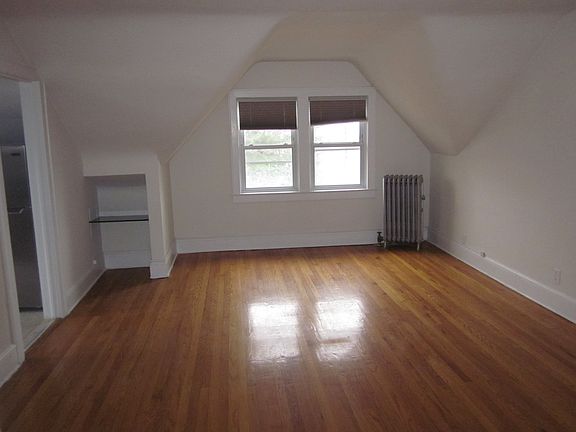 2nd image of 25 Knollwood Ave APT 7