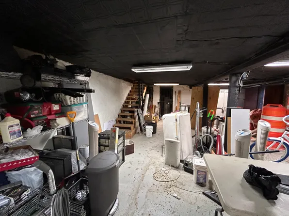 4424 Third Avenue image 31 of 33