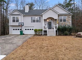 12 Surrey Ln, Cartersville, GA 30120