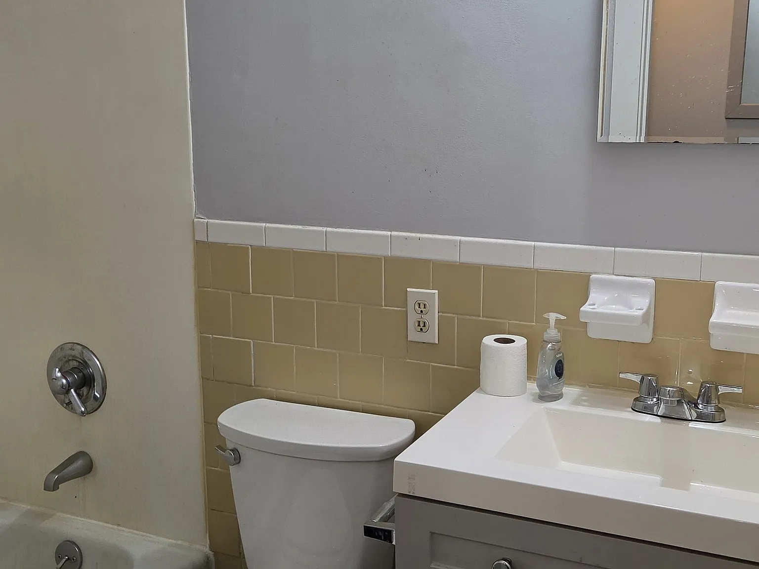 1 bed, 1.0 bath, 680 sqft, $900 — Photo 4