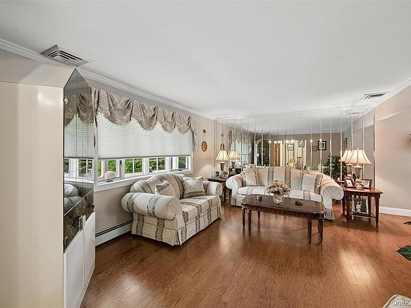 5th image of 63 Woodview Lane