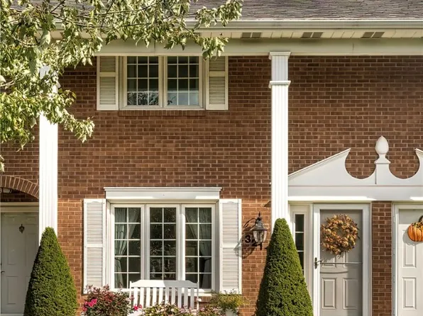 3211 Georgian Ct, Erie, PA 16506