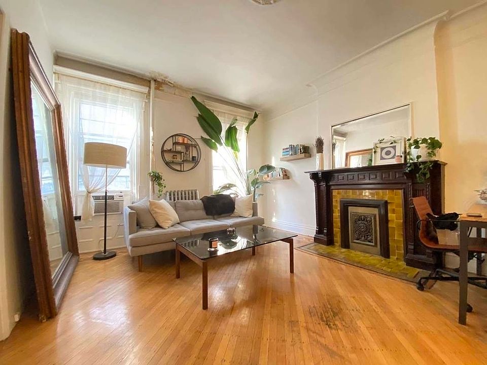 1st image of 218 Saint Johns Pl #3RR