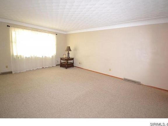4th image of 16 Wilson Park Dr