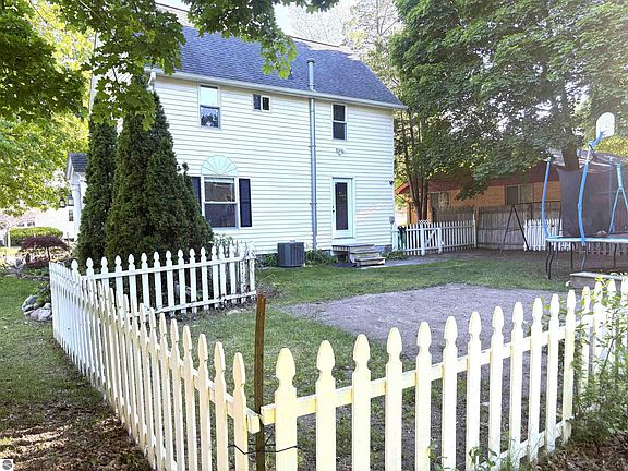 4th image of 518 S Kinney Ave