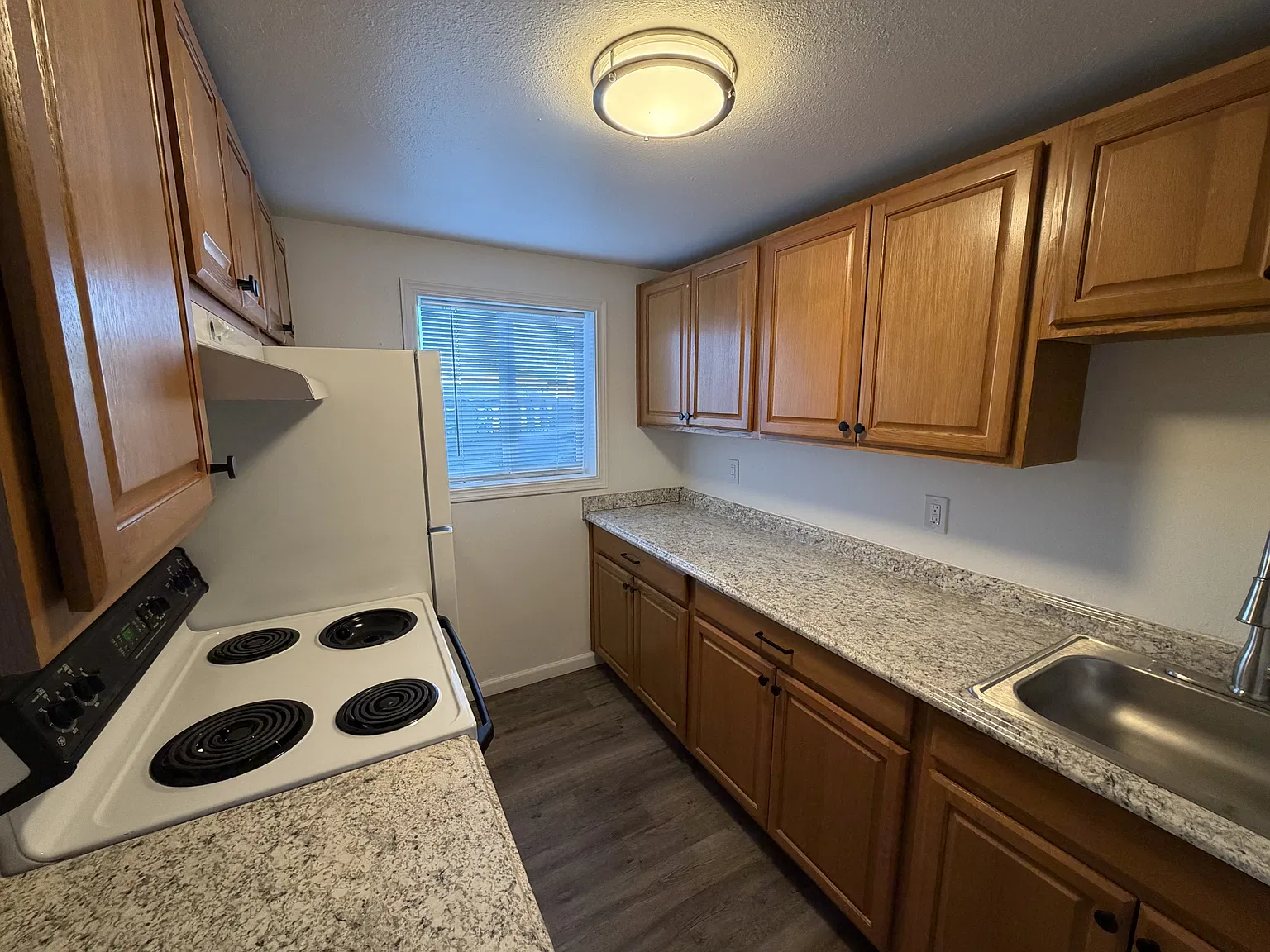 SouthRidge Apartments (1622 W 7th) — Photo 4