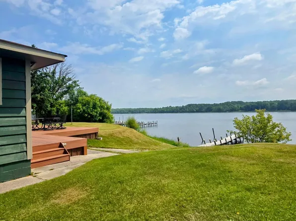 2502 Birchview Dr NW, Baudette, MN 56623