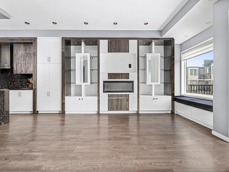 3910 Major Mackenzie Dr — Photo 13