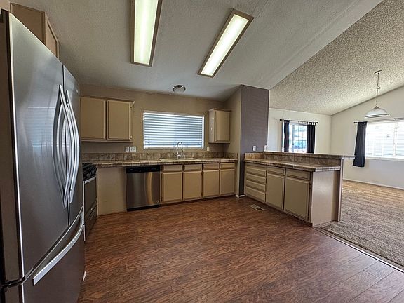 5th image of 1597 Kyle Ave