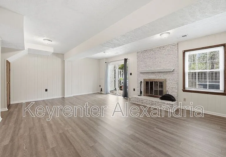 8239 Doctor Craik Ct — Photo 30