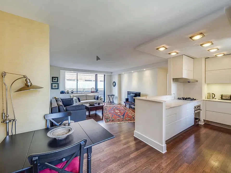 45 W 67th St #6J