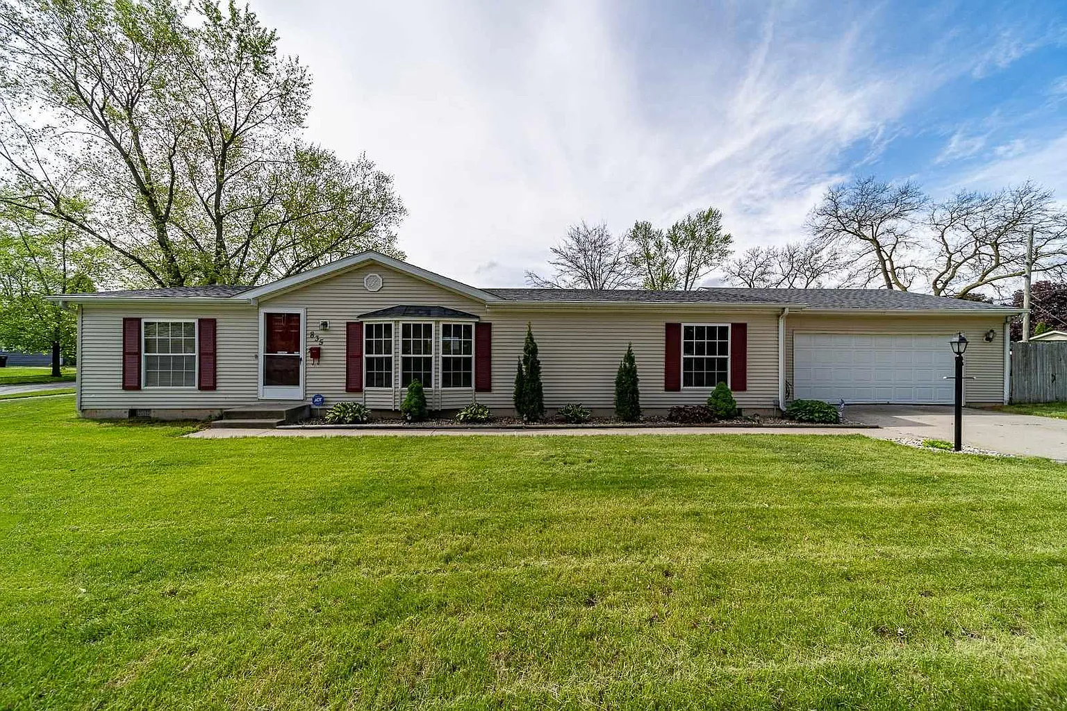 835 Northwood Dr photo 1