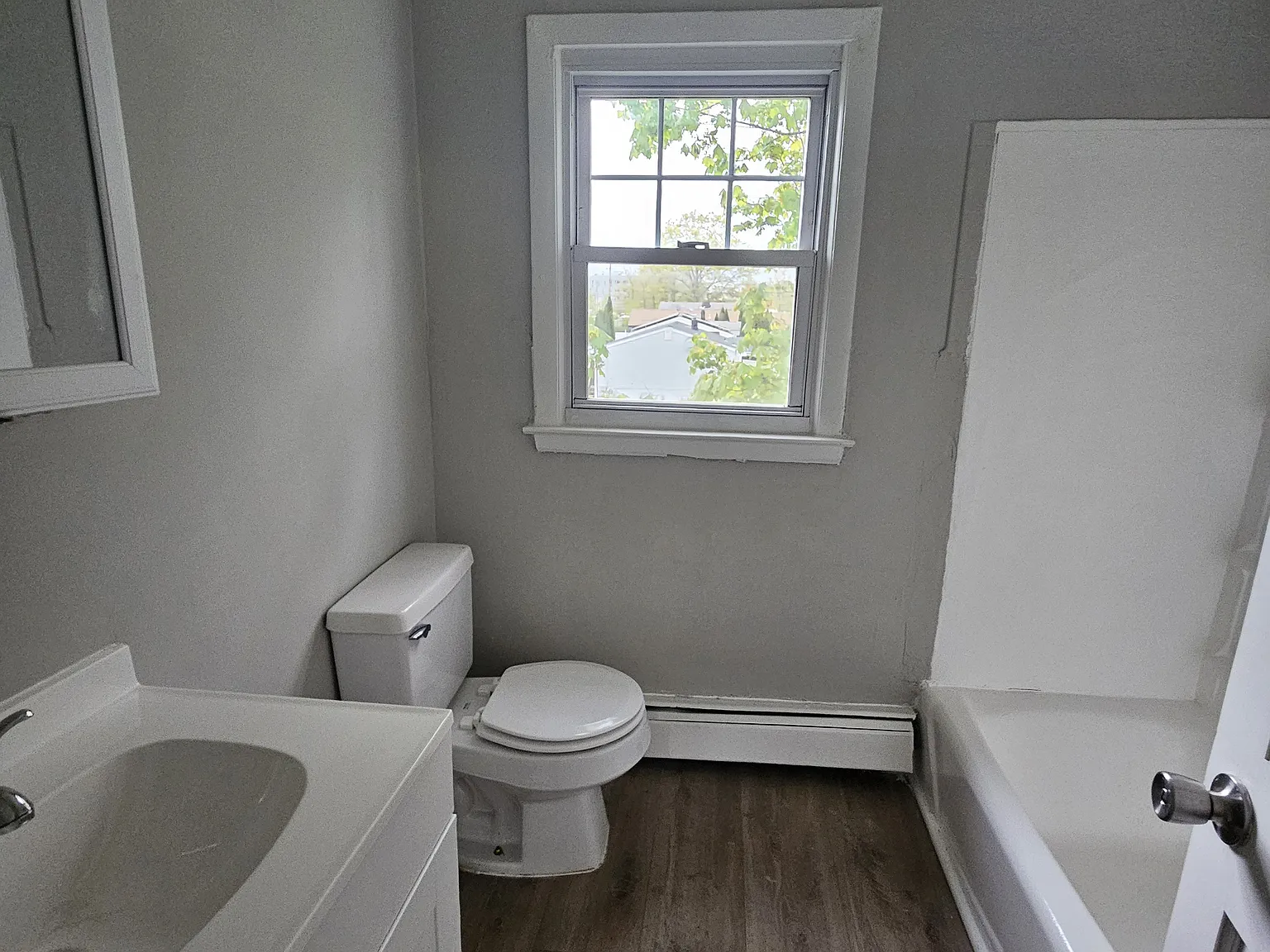 3 bed, $2,100 — Photo 3