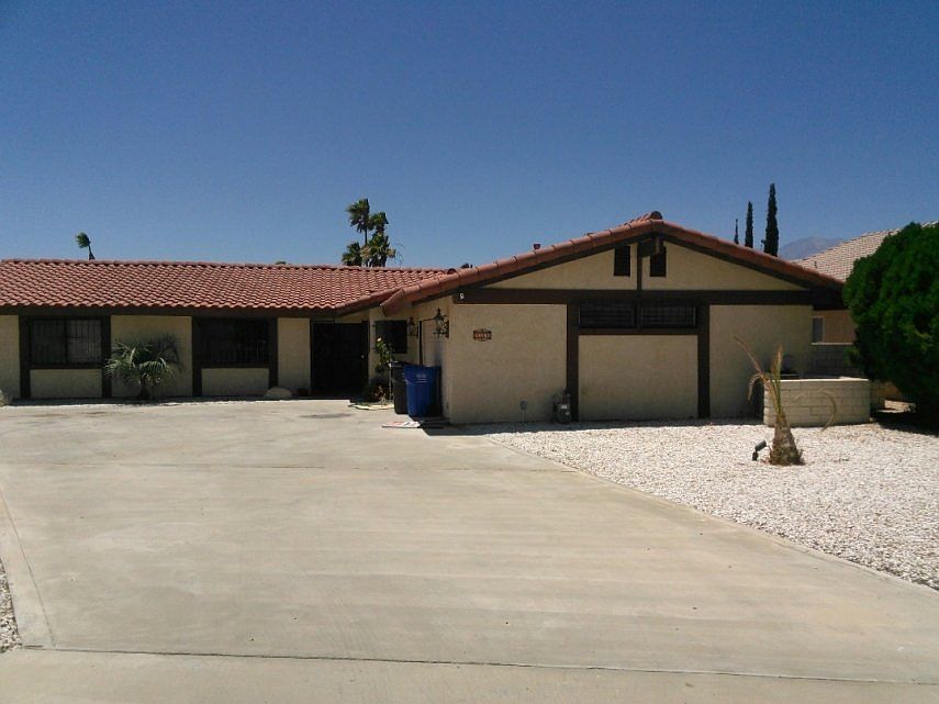 1st image of 64961 Barnes Ct