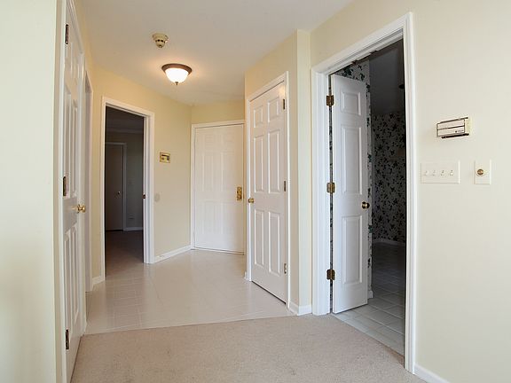 2nd image of 1476 Aberdeen Ct #1476