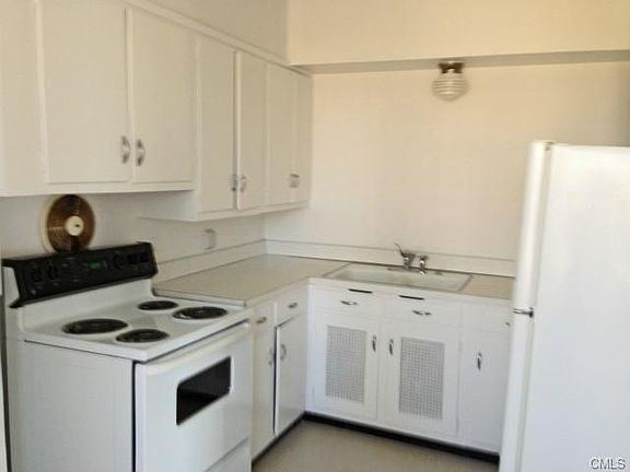 5th image of 184 Park St APT D