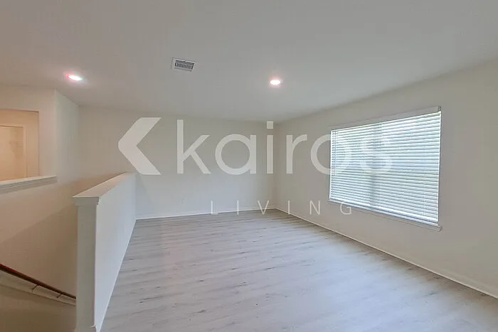10631 Hillside Creek Dr — Photo 17