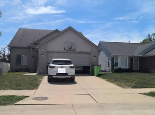 23332 Grandy St, Clinton Township, MI 48035