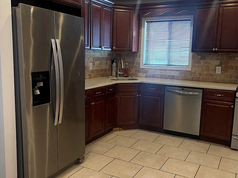 125 Washington Ave — Photo 2