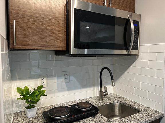 3rd image of 534 N Preston St #B1