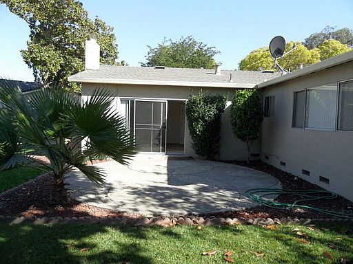 4th image of 983 Walglen Ct