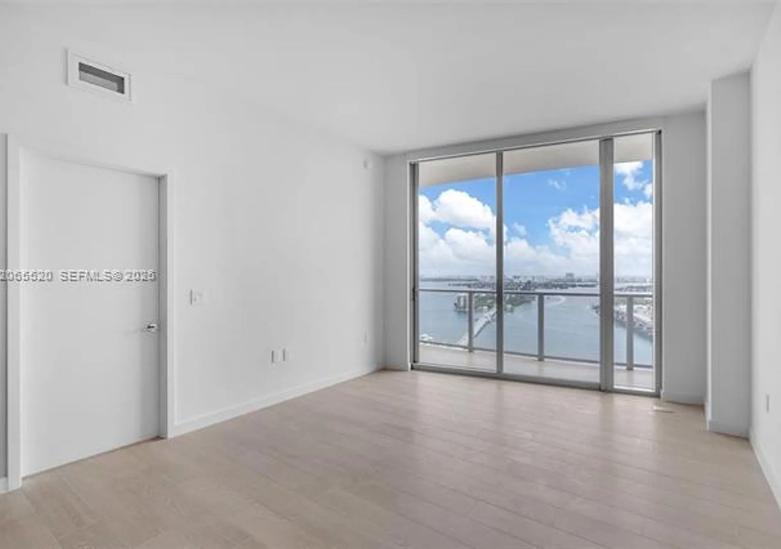 1400 Biscayne Blvd cu-2905, Miami, FL 33132 — Photo 3