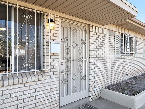 4th image of 313 Cortez Dr