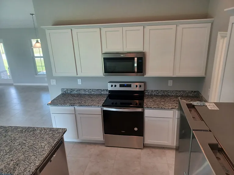 417 SW 26th Ave — Photo 7