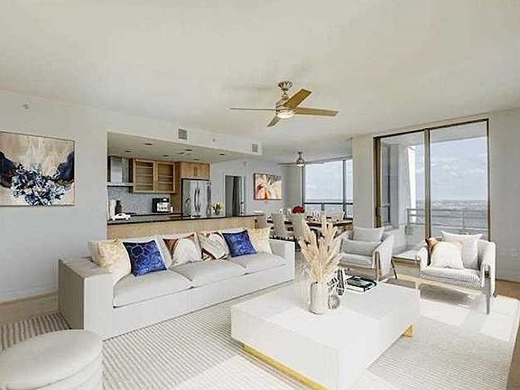 5th image of 300 Bowie St #Id27009