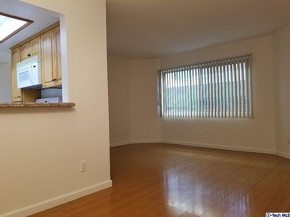 4th image of 421 Palm Dr APT 2