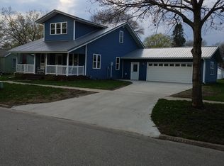 107 Walnut St, La Porte City, IA 50651