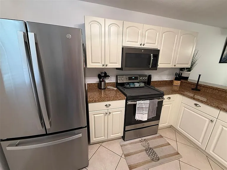 175 Kings Hwy #1127 — Photo 4