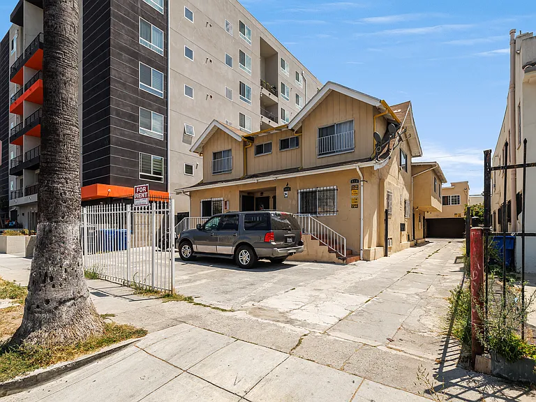 908 S Kenmore Ave #1 — Photo 12