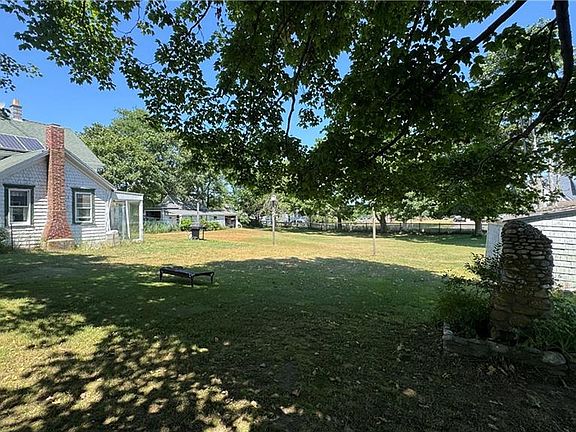 4th image of 526 Connecticut Ave