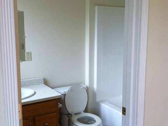 3rd image of 2083 Groth Ct