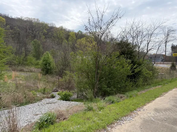 6587 Fairview Rd, Hixson, TN 37343