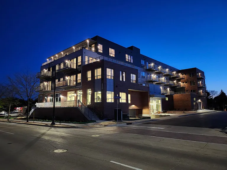Mira Apartments — Photo 37