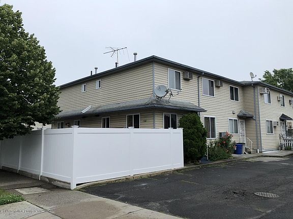 2nd image of 201 Mosel Ave