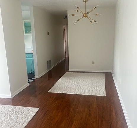 2nd image of 1265 Carriage Cir #204