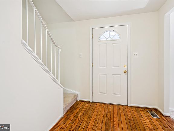 3rd image of 5119 Bradfield Dr
