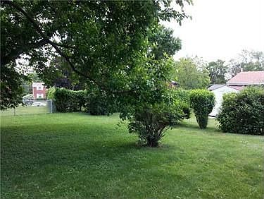 3rd image of 104 Wincanton Dr