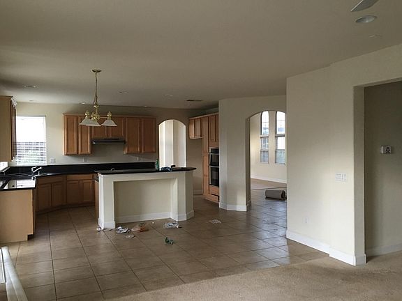 5th image of 1295 Earlton Ln