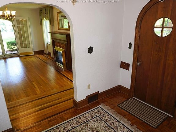 5th image of 3725 Kanawha Ave SE