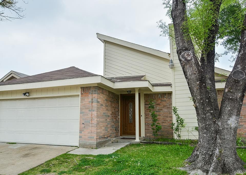 1st image of 13506 Clarewood Dr