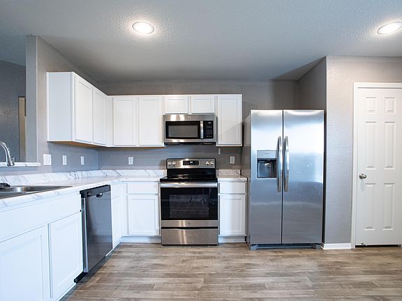 5th image of 30 Summer Breeze Rd