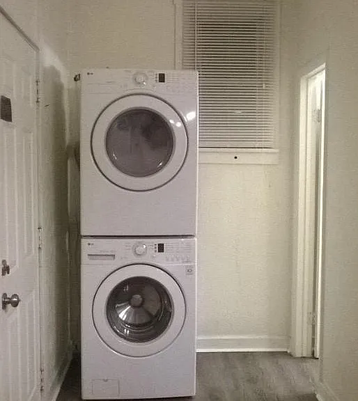 2910 E Carson St #B — Photo 3