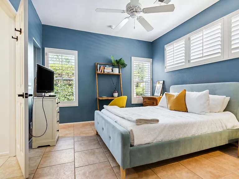 Guest Bedroom 1 w/ on suite full bath